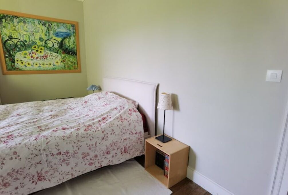 Photo of Bedroom in Male