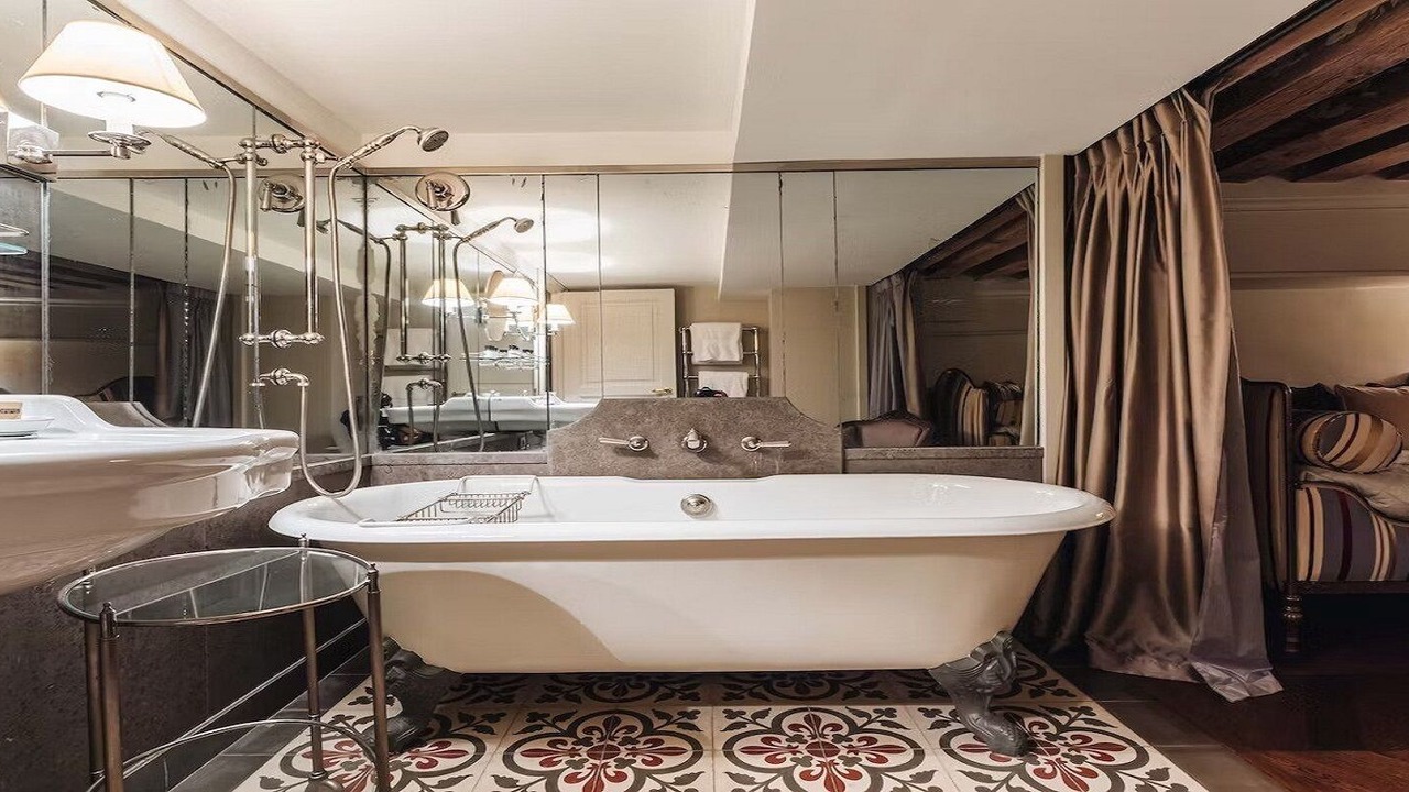 Photo of Bathroom in Marais