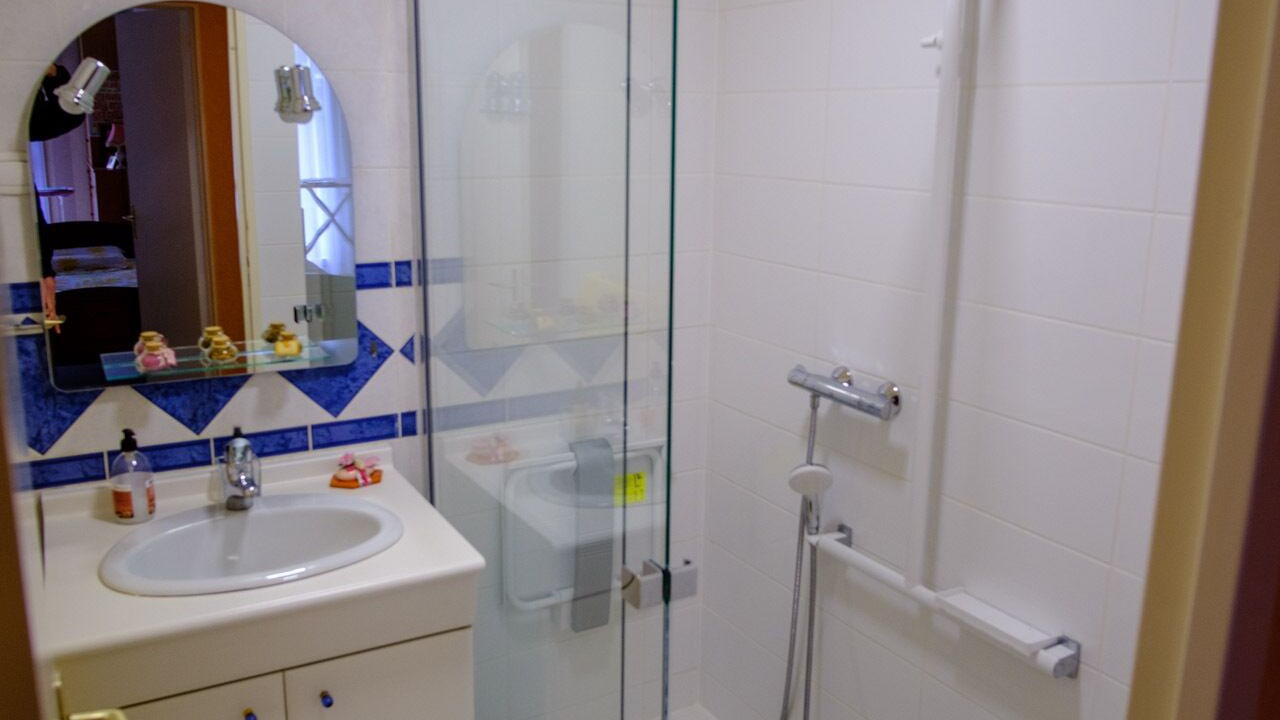 Photo of Bathroom in Les Essarts-le-Roi