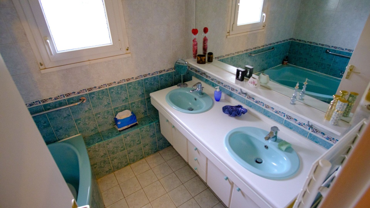 Photo of Bathroom in Les Essarts-le-Roi