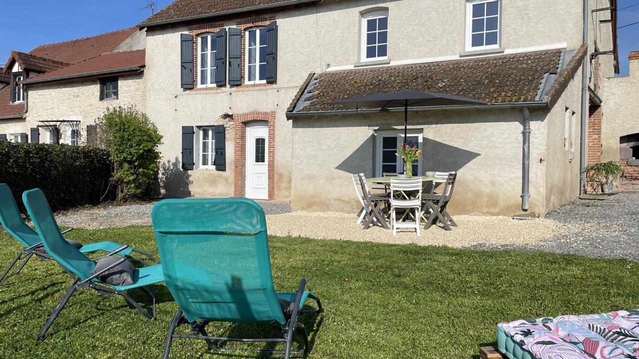 Photo of Outdoor in Louchy-Montfand