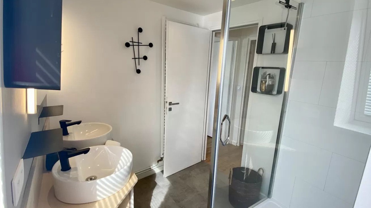 Photo of Bathroom in Estreboeuf