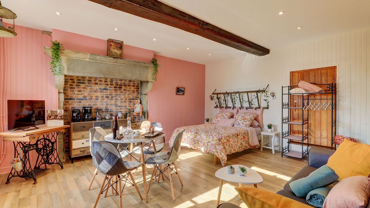 Photo of Bedroom in Collonge-en-Charollais