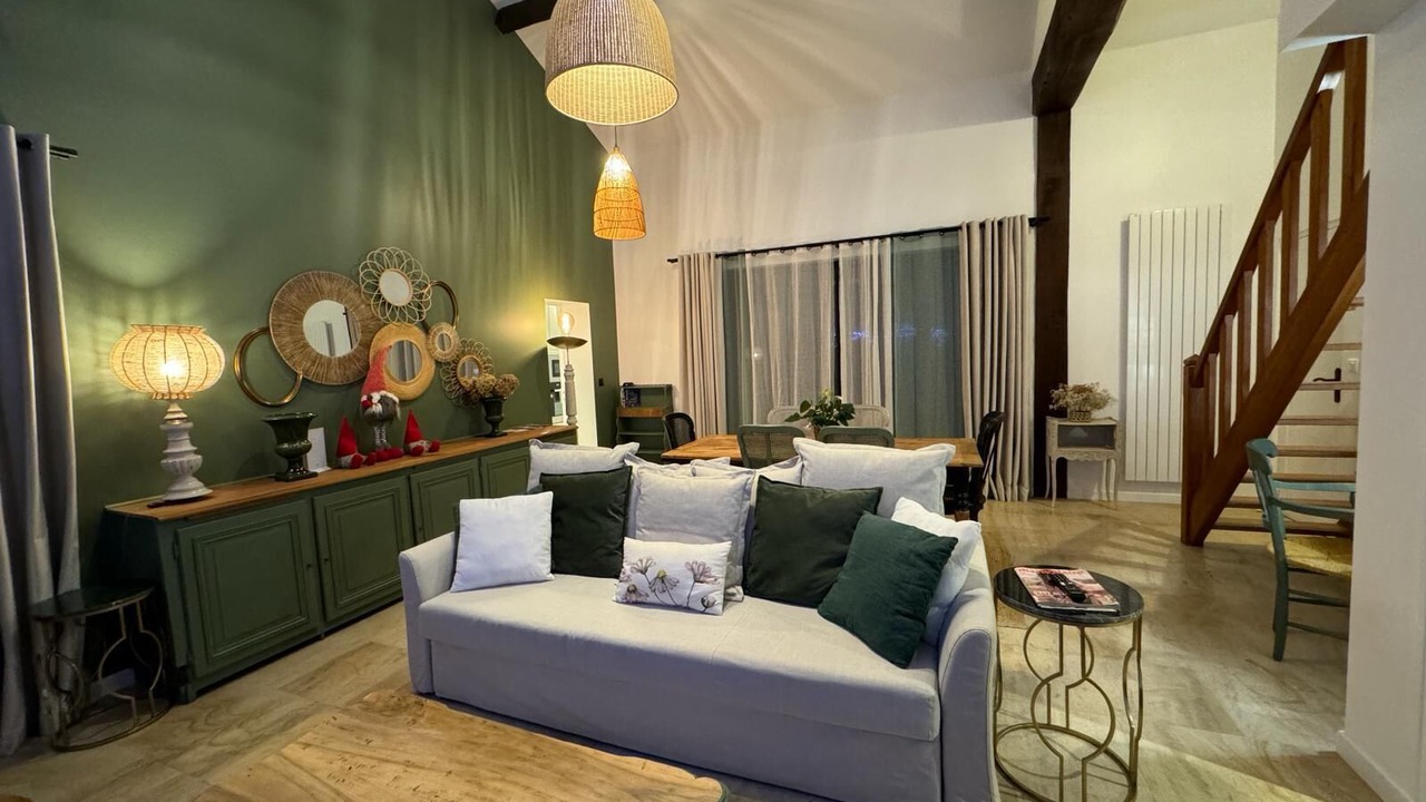 Photo of Livingroom in Chailly-en-Biere