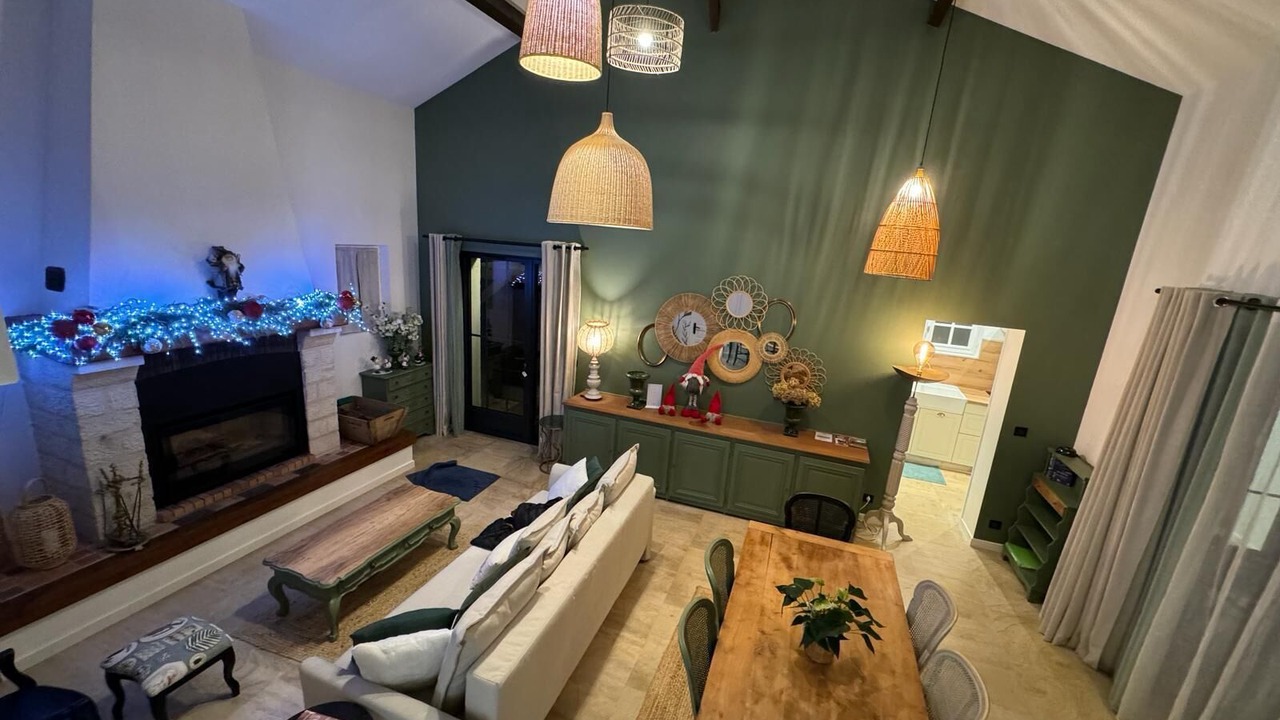 Photo of Livingroom in Chailly-en-Biere
