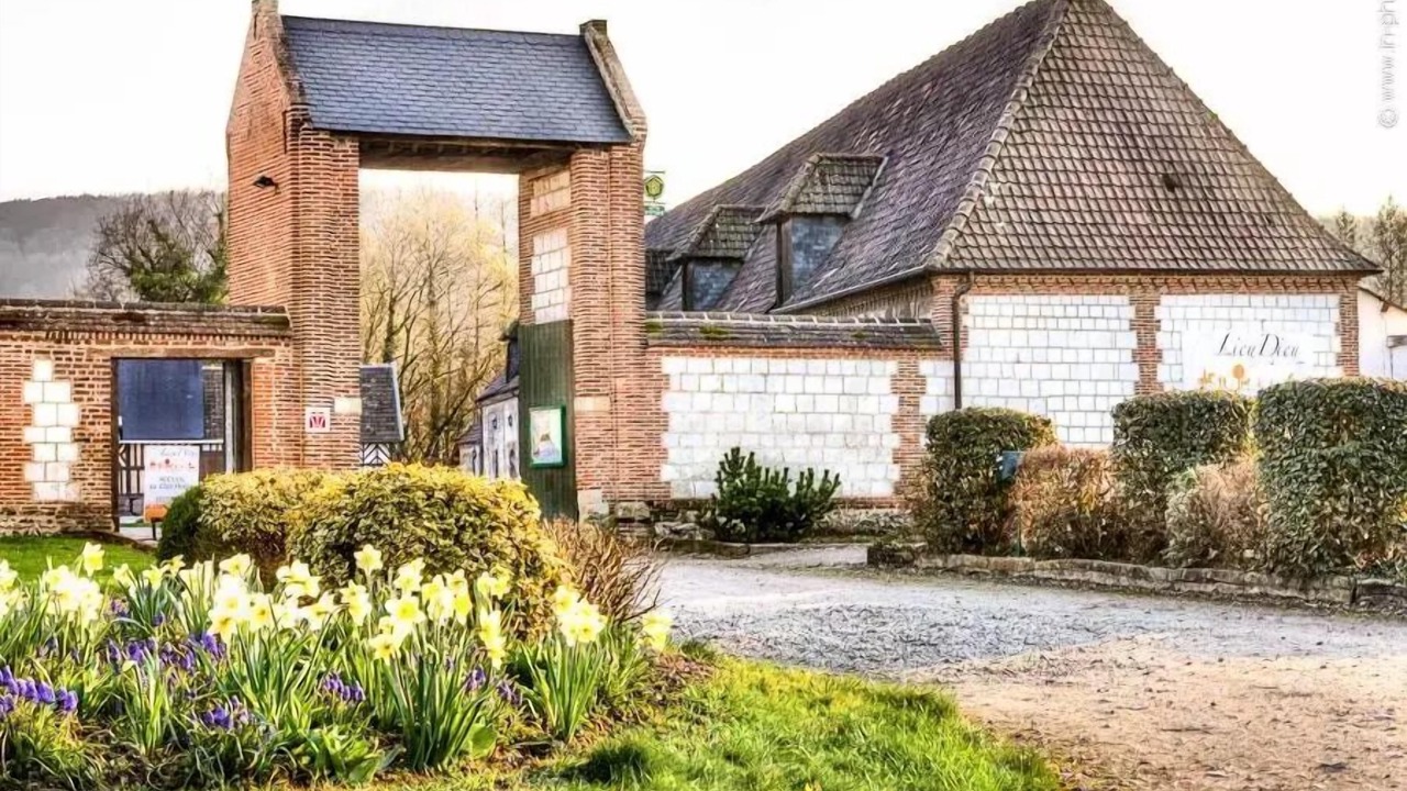Photo of Outdoor in Beauchamps