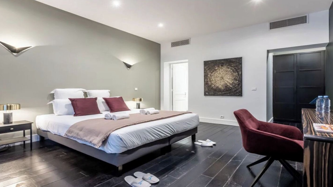 Photo of Bedroom in Champs-Elysees