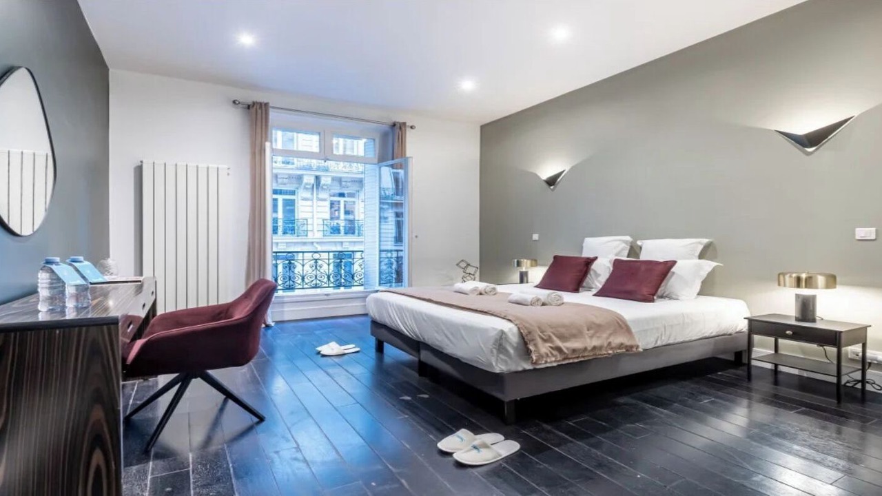 Photo of Bedroom in Champs-Elysees