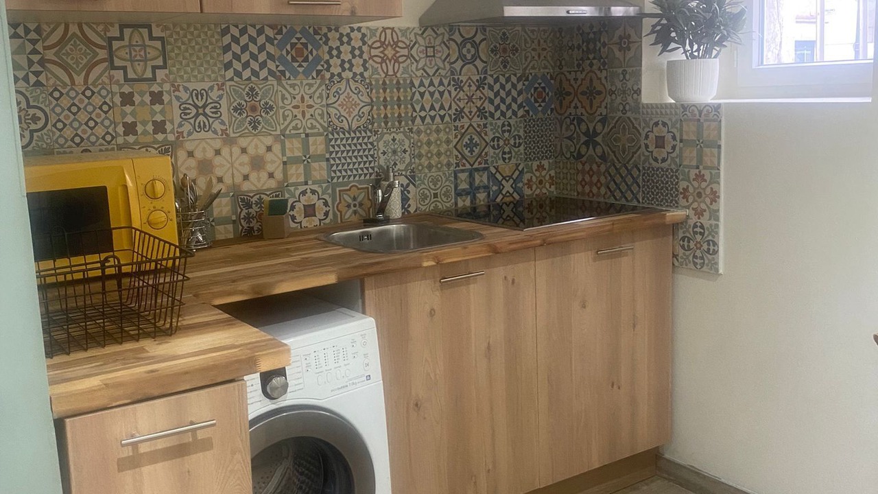 Photo of Kitchen in Stains