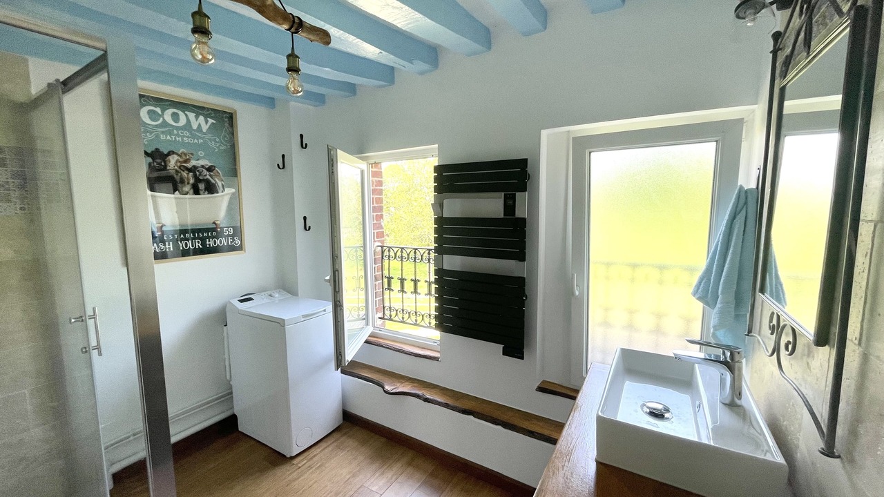 Photo of Bathroom in Benarville