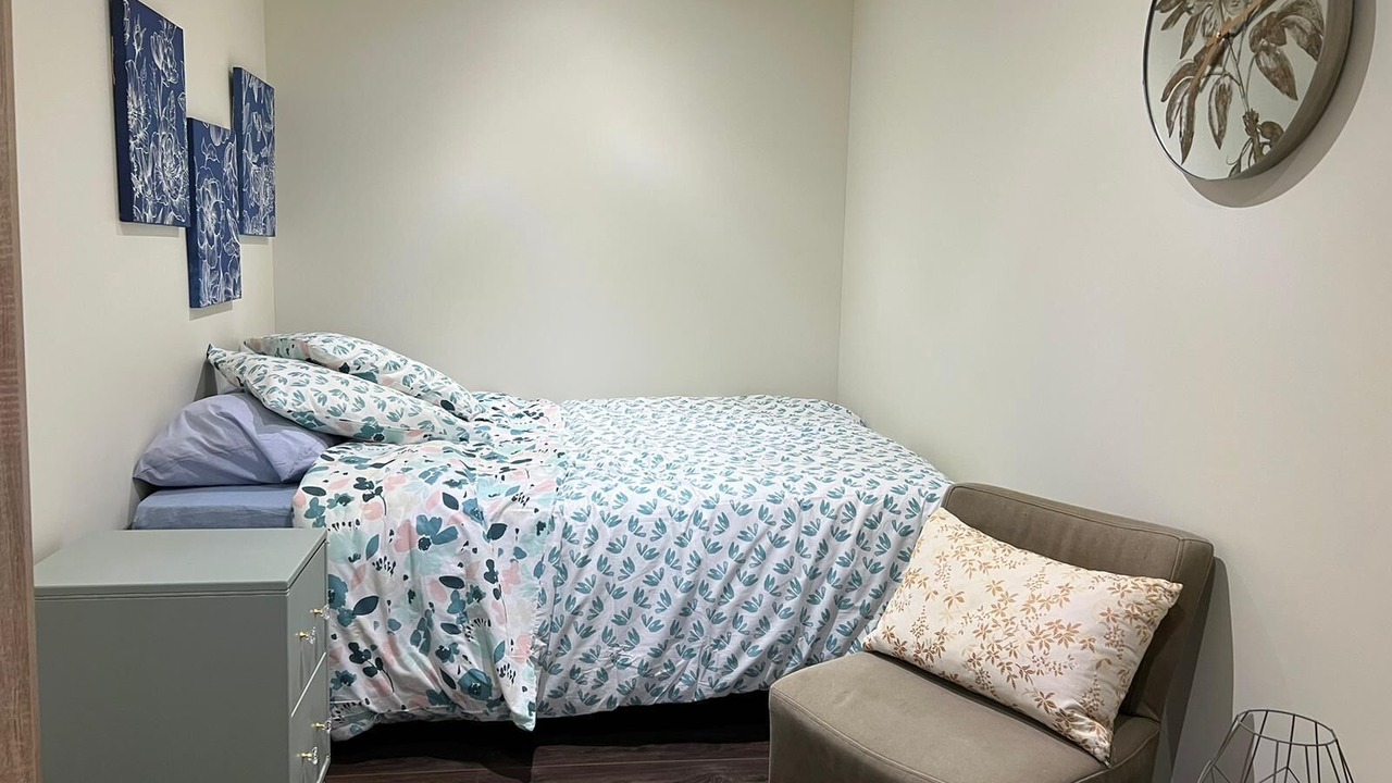 Photo of Bedroom in Stains