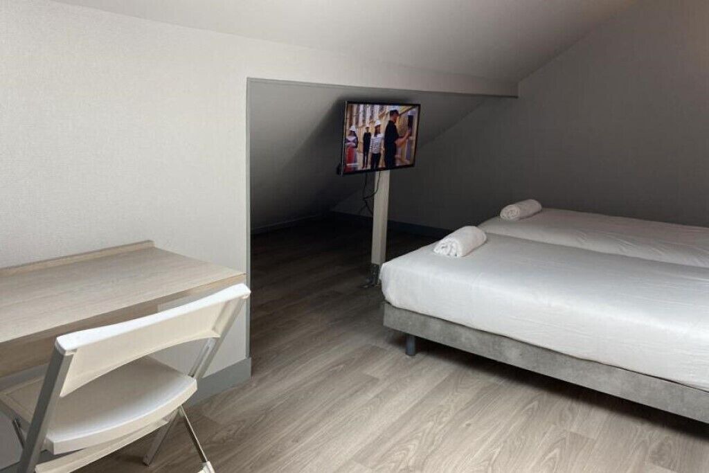 Photo of Bedroom in Villeneuve-le-Roi