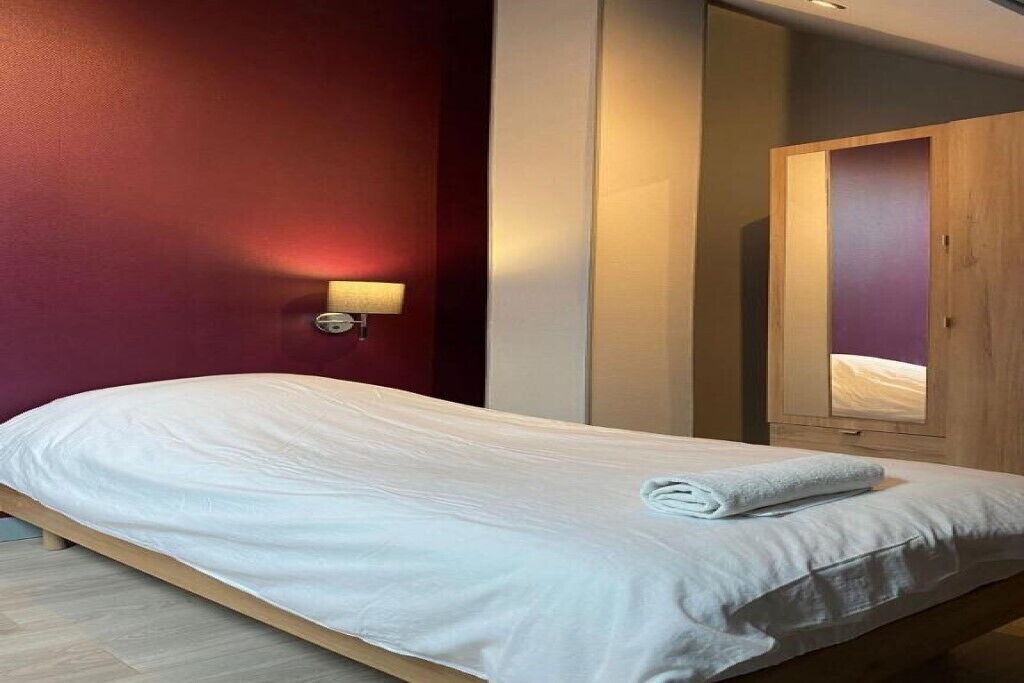Photo of Bedroom in Villeneuve-le-Roi
