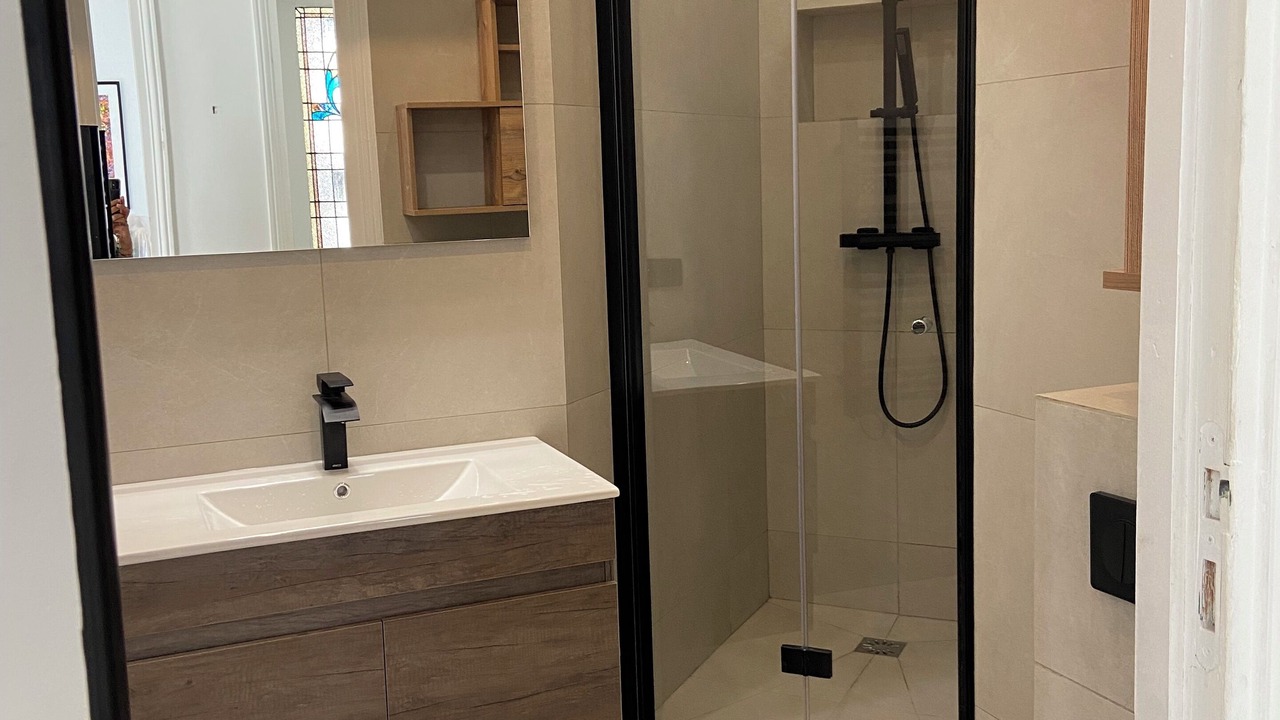 Photo of Bathroom in Levallois-Perret