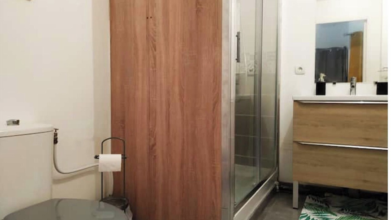 Photo of Bathroom in Cheptainville