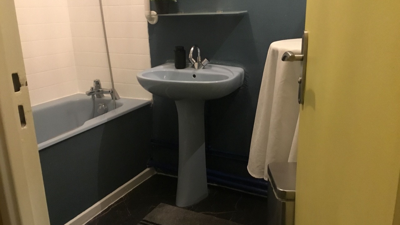 Photo of Bathroom in Cite Paul Eluard