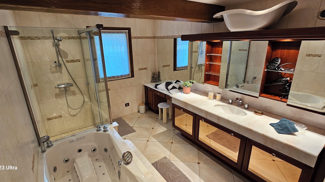 Photo of Bathroom in Toutainville