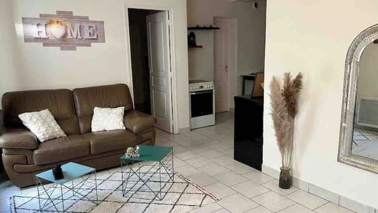 Photo of Livingroom in Anatole France Danton