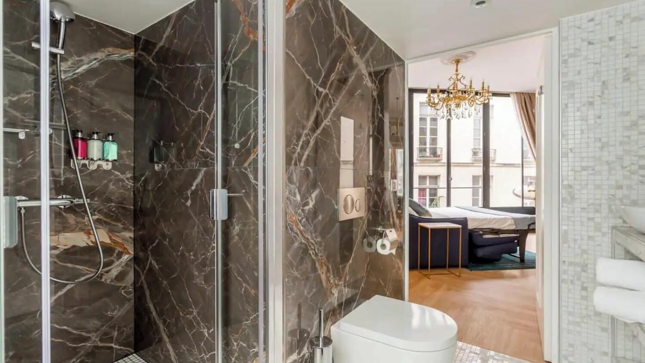 Photo of Bathroom in Quartier du Mail