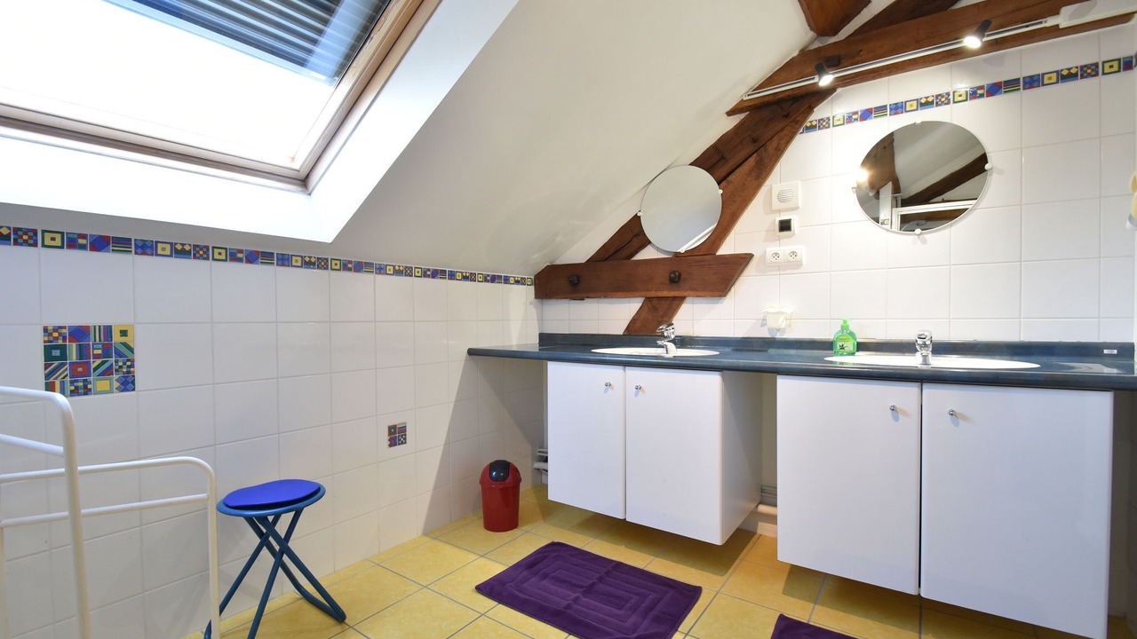 Photo of Bathroom in Verneuil