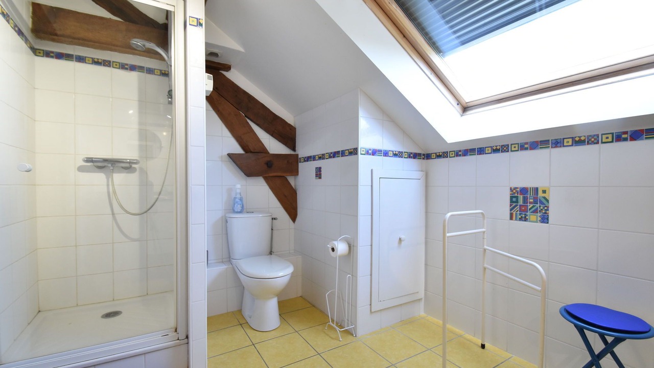 Photo of Bathroom in Verneuil