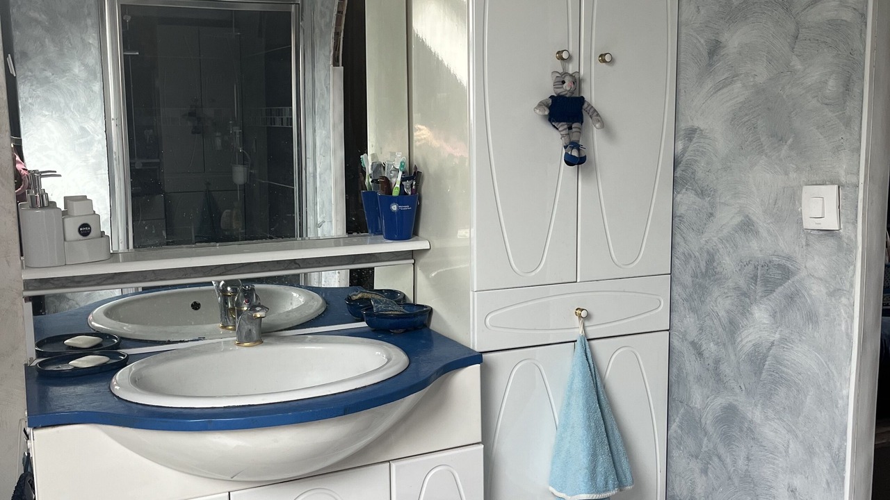 Photo of Bathroom in Compans