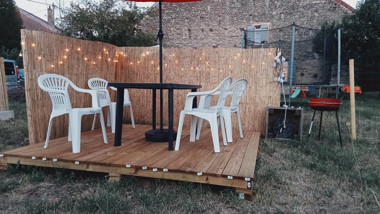 Photo of Outdoor in Mirebel