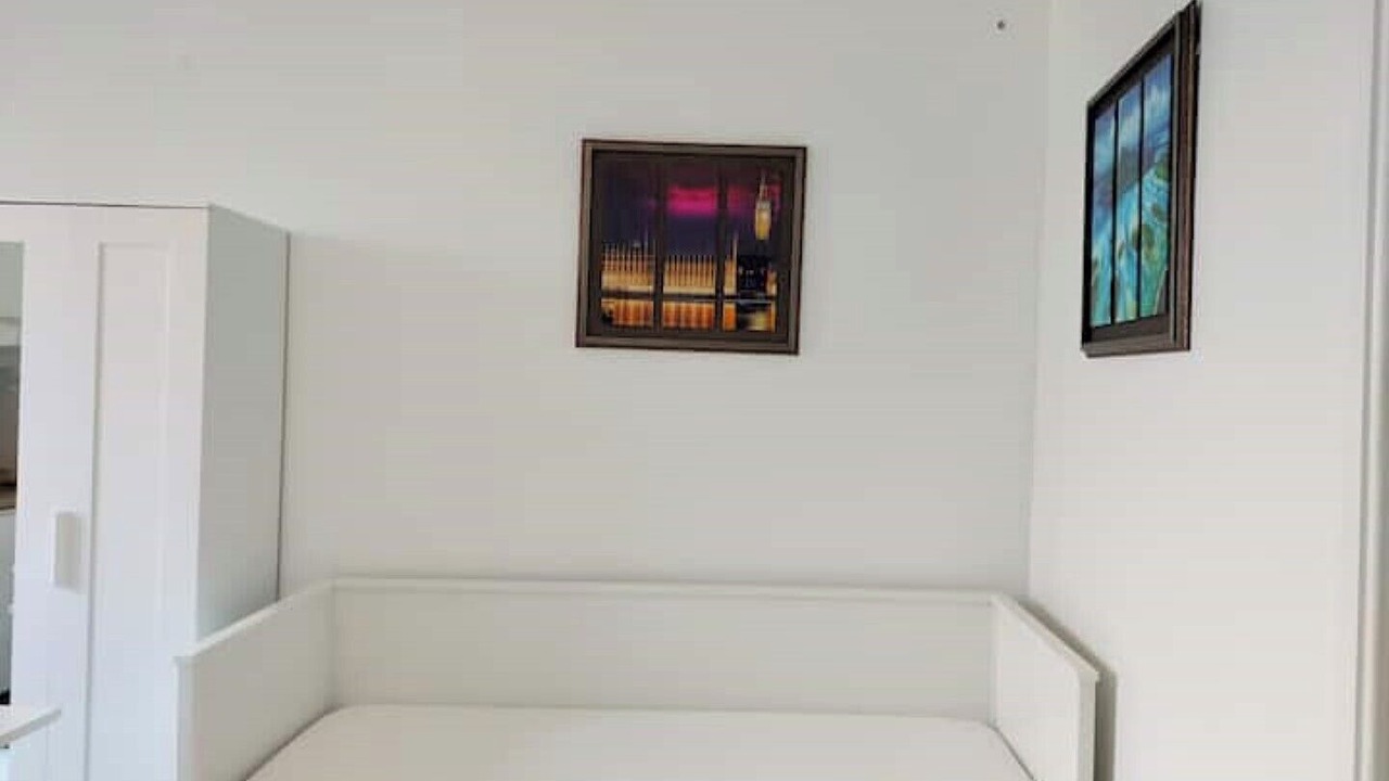 Photo of Bedroom in Stains