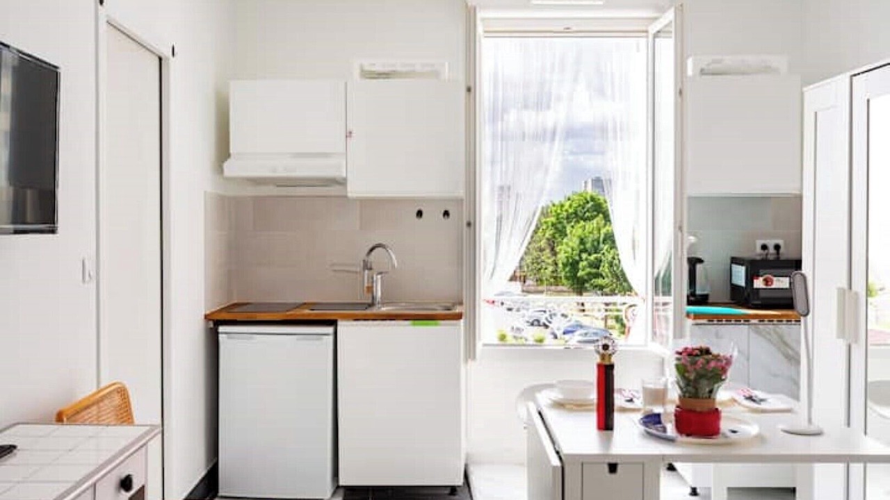 Photo of Kitchen in Stains