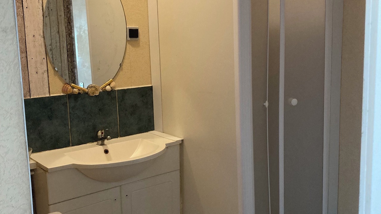 Photo of Bathroom in Compreignac