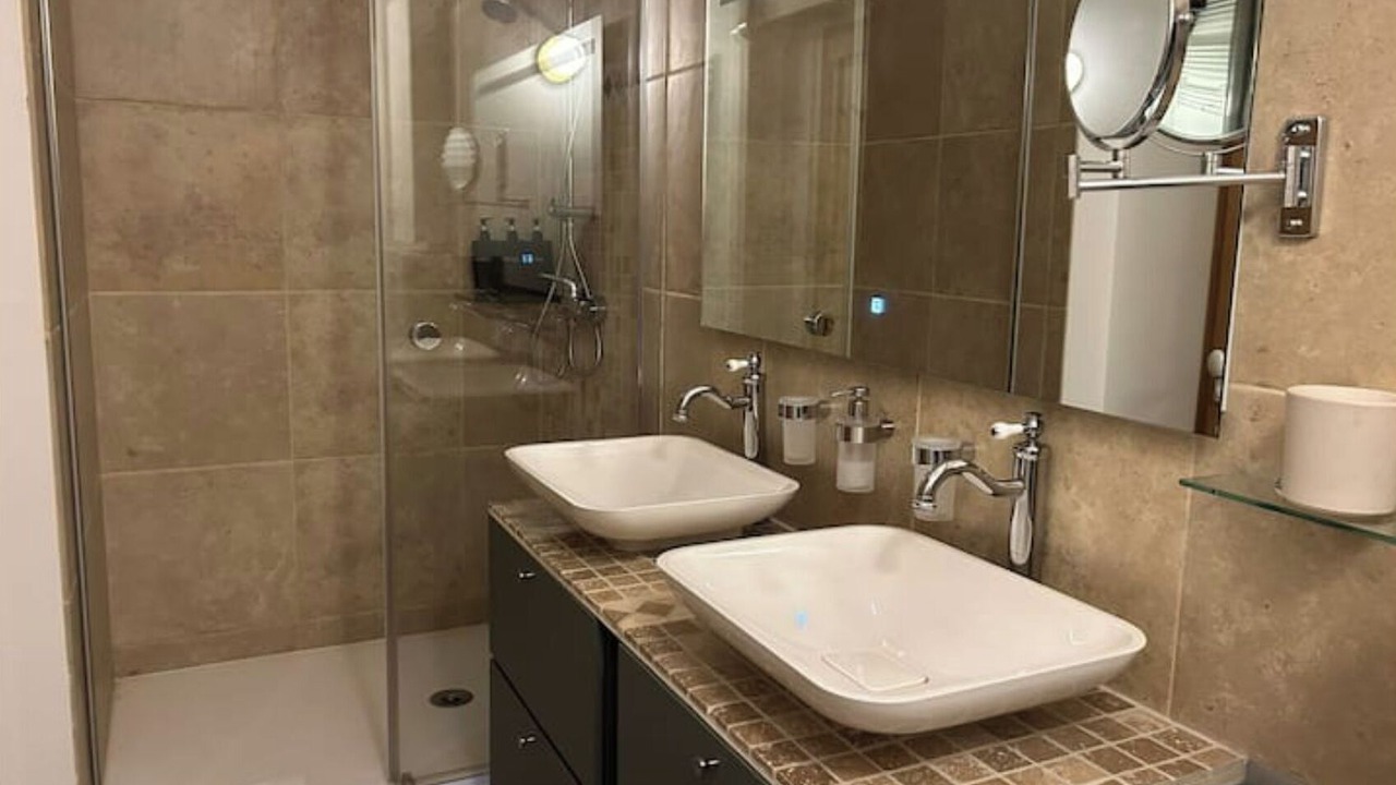Photo of Bathroom in La Chapelle la Reine