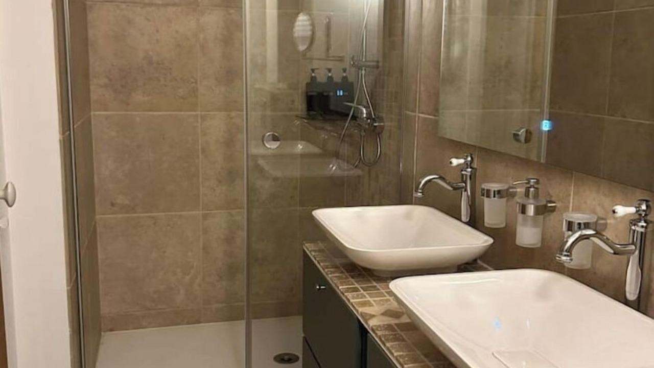 Photo of Bathroom in La Chapelle la Reine