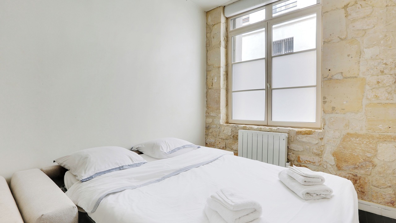 Photo of Bedroom in 2nd Arrondissement