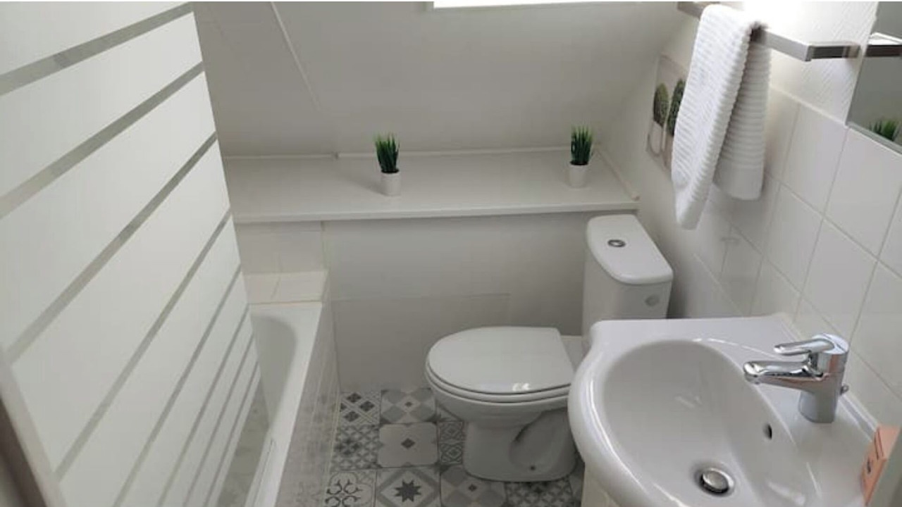 Photo of Bathroom in Enclos