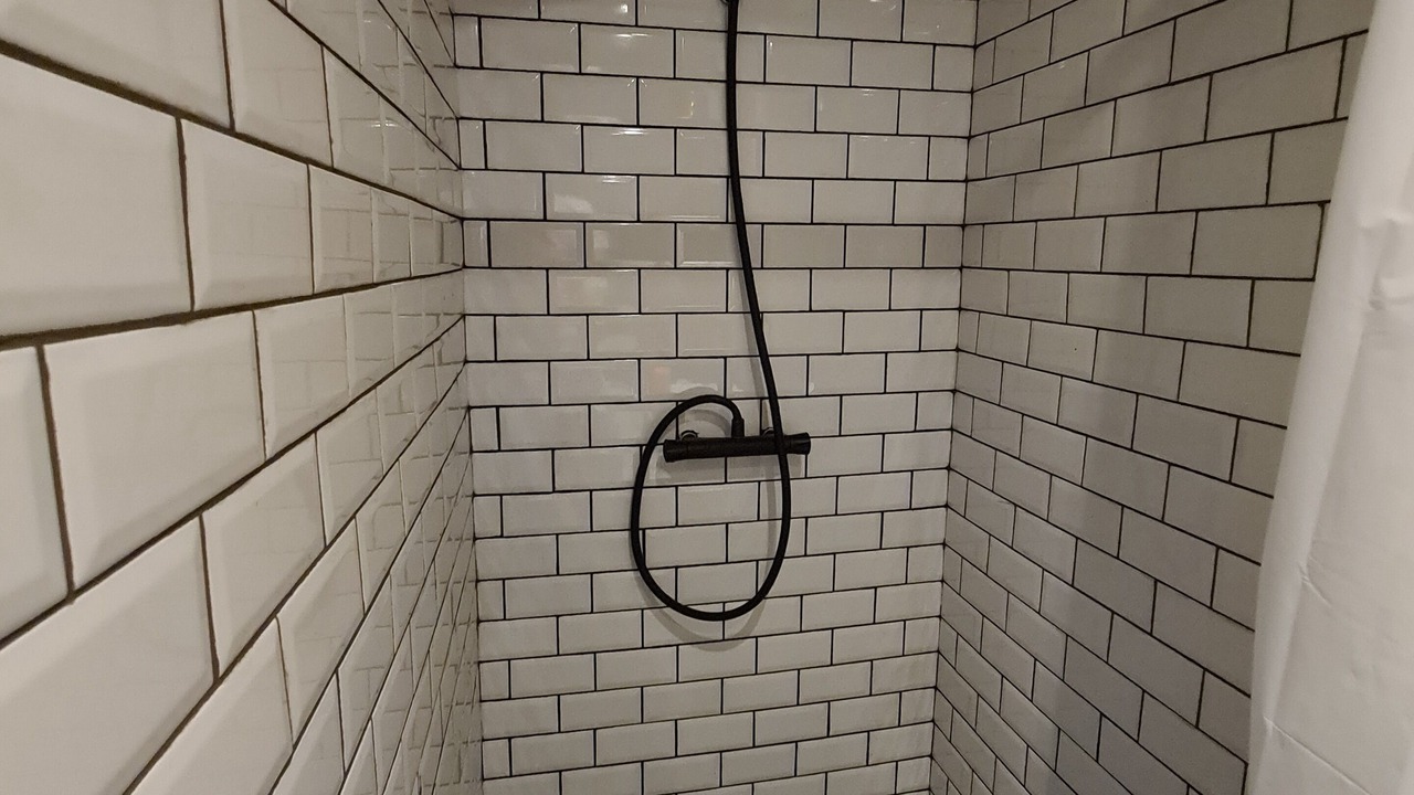 Photo of Bathroom in Humieres