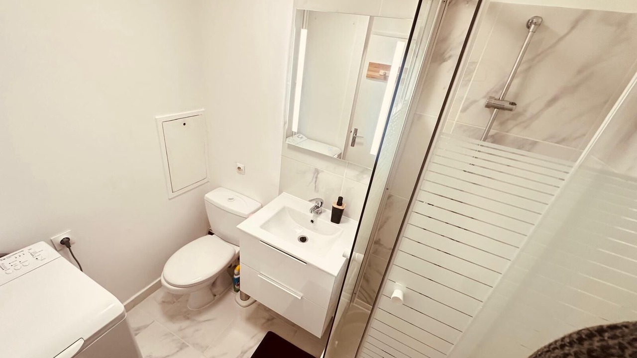 Photo of Bathroom in Cergy