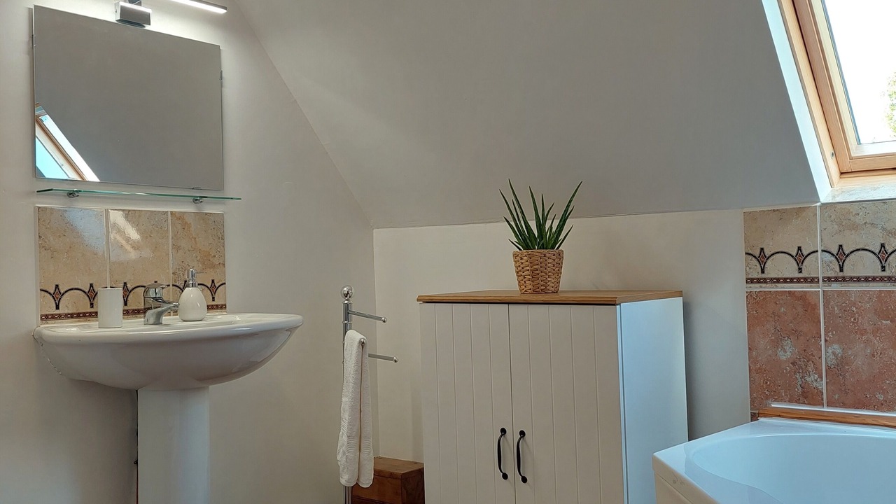 Photo of Bathroom in Roiville