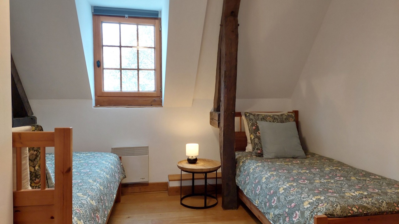 Photo of Bedroom in Roiville