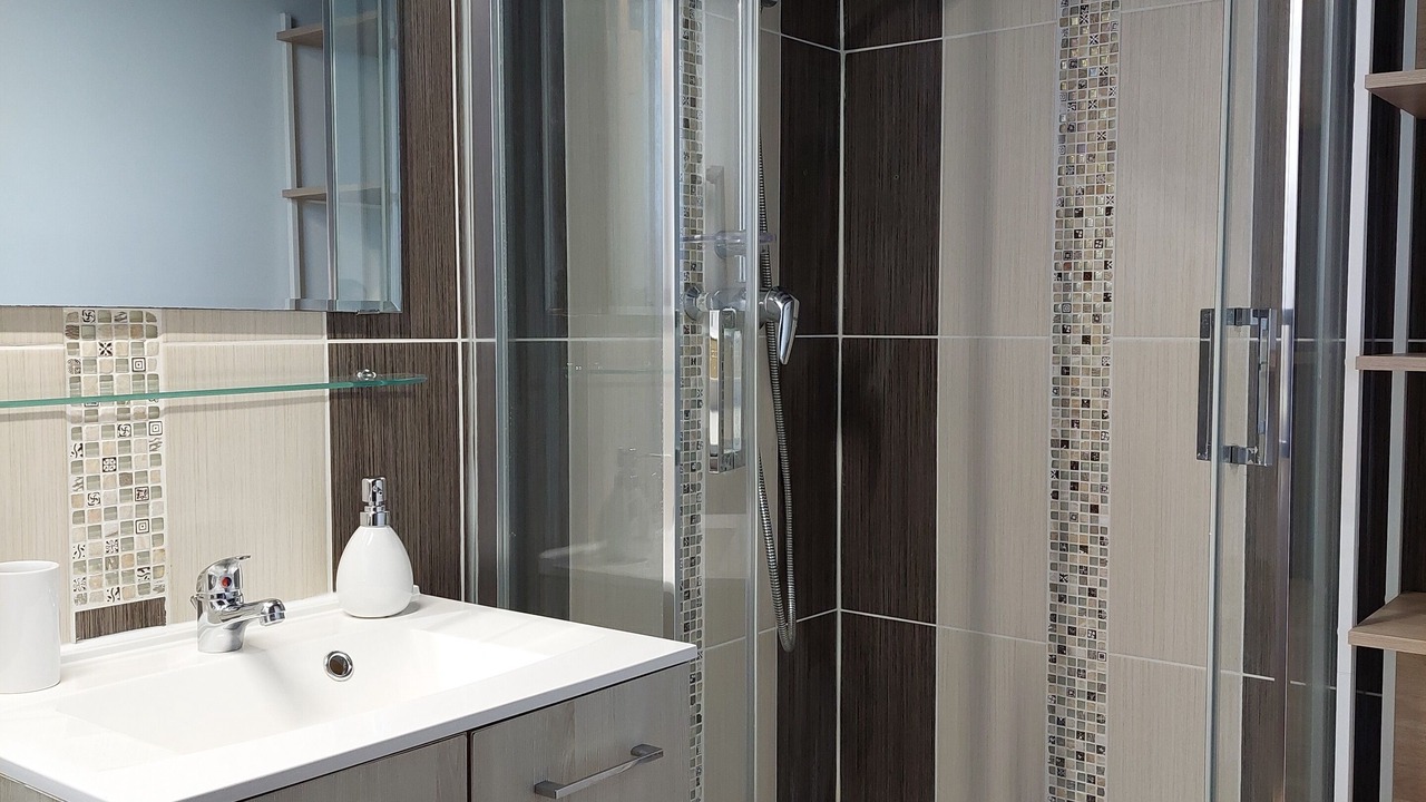 Photo of Bathroom in Roiville