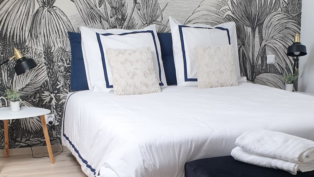 Photo of Bedroom in Belhomert-Guehouville