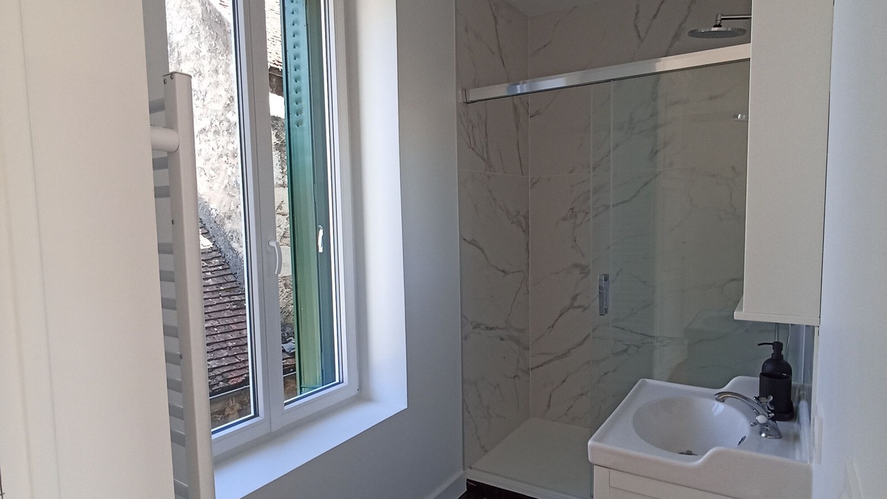 Photo of Bathroom in Montbard
