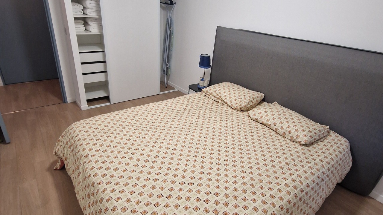 Photo of Bedroom in Colombes