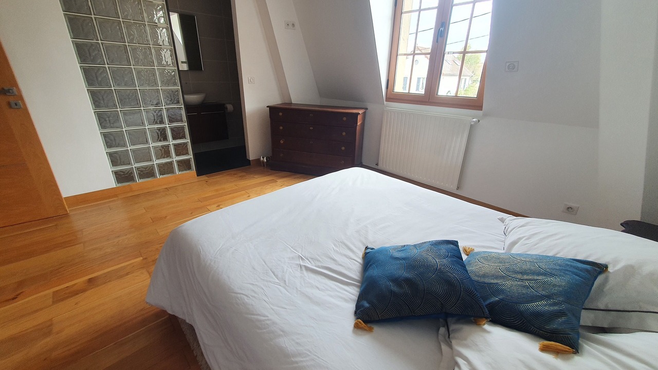 Photo of Bedroom in Brunoy