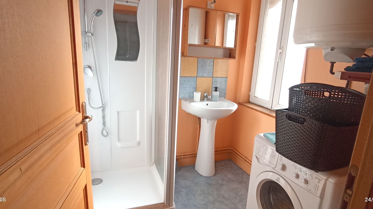 Photo of Bathroom in Denain