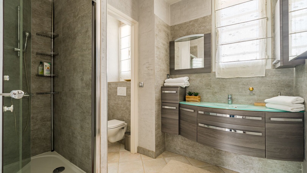 Photo of Bathroom in Le Coudray-Montceaux