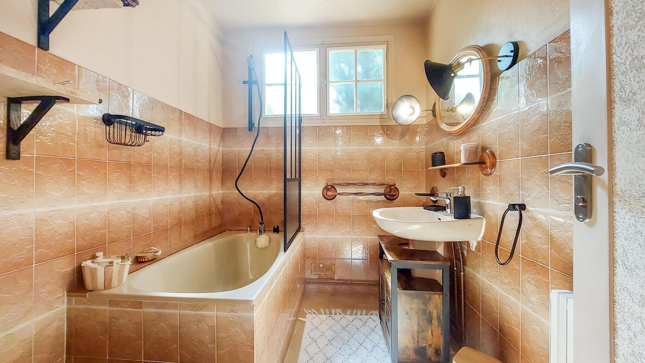 Photo of Bathroom in Touffreville