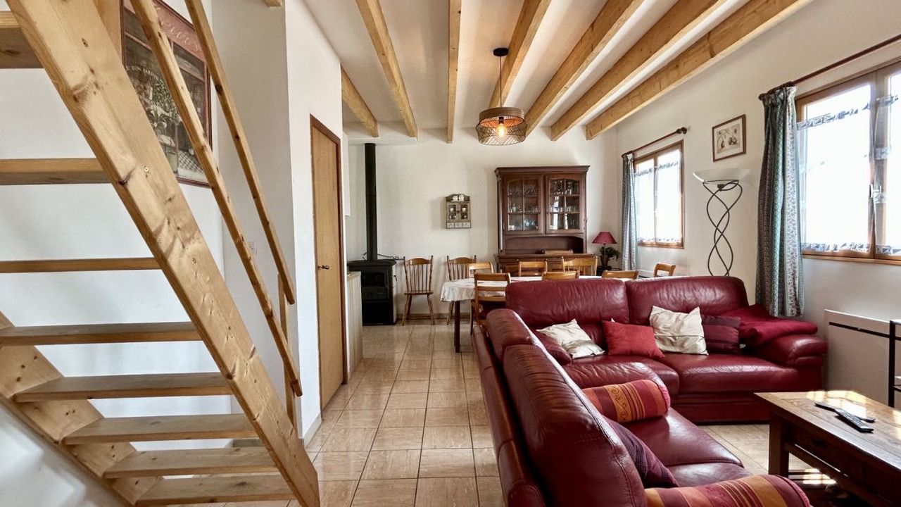 Photo of Livingroom in Saint-Quentin-en-Tourmont