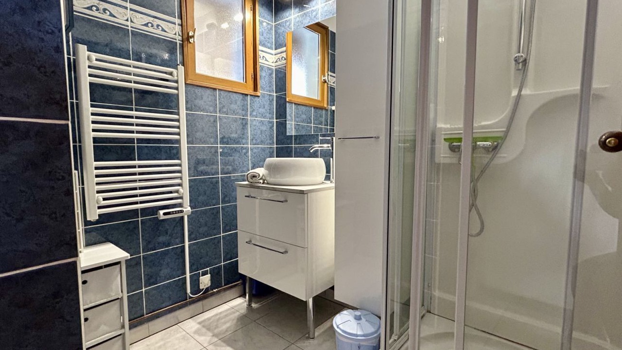 Photo of Bathroom in Saint-Quentin-en-Tourmont
