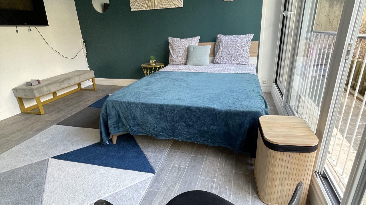 Photo of Bedroom in Verrieres-le-Buisson
