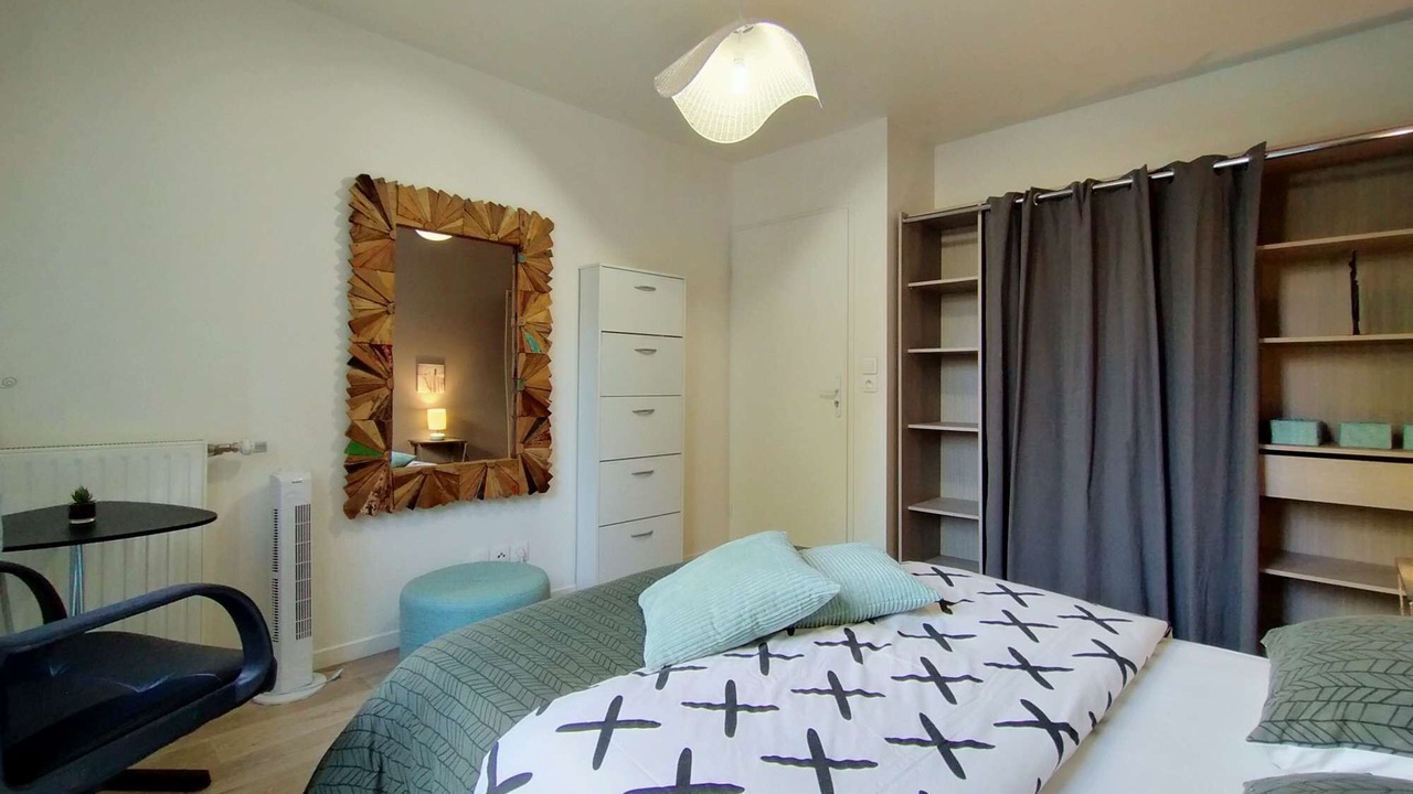 Photo of Bedroom in Saint-Denis